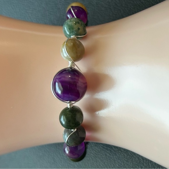 Hand Crafted Jewelry - Hand Crafted Purple and African Agate 12 and 8 mm. Bracelet. New.